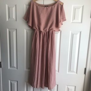 VINTAGE INSPIRED PLEATED DRESS
